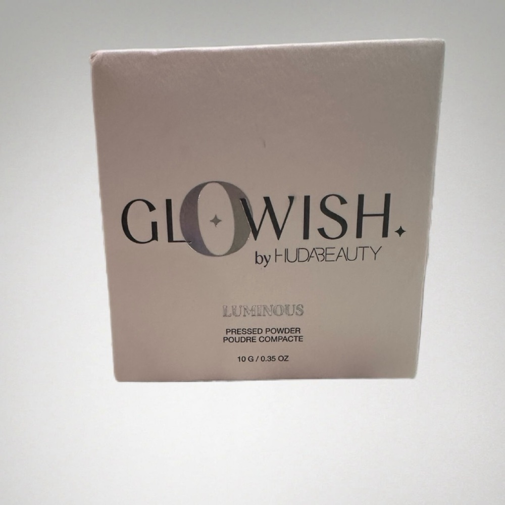 HUDA BEAUTY GloWish Luminous Pressed Powder- Tan